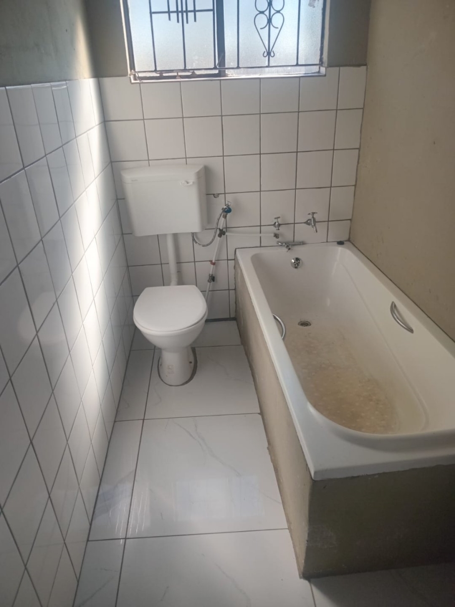 2 Bedroom Property for Sale in Bloemside 5 Free State